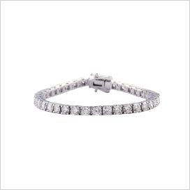 Pandora Moments Heart Clasp Snake Chain BraceletOur simple yet striking Pandora Moments clip charm is decorated with a row of knotted hearts. The design features a combination of the iconic heart and the classic lLabrio jewelryLabrio JewelryPandora Moments Heart Clasp Snake Chain Bracelet